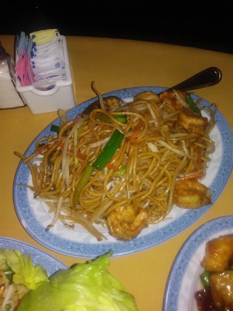 Mandarin House Chow Mein the Same Chicken Beef and Shrimp